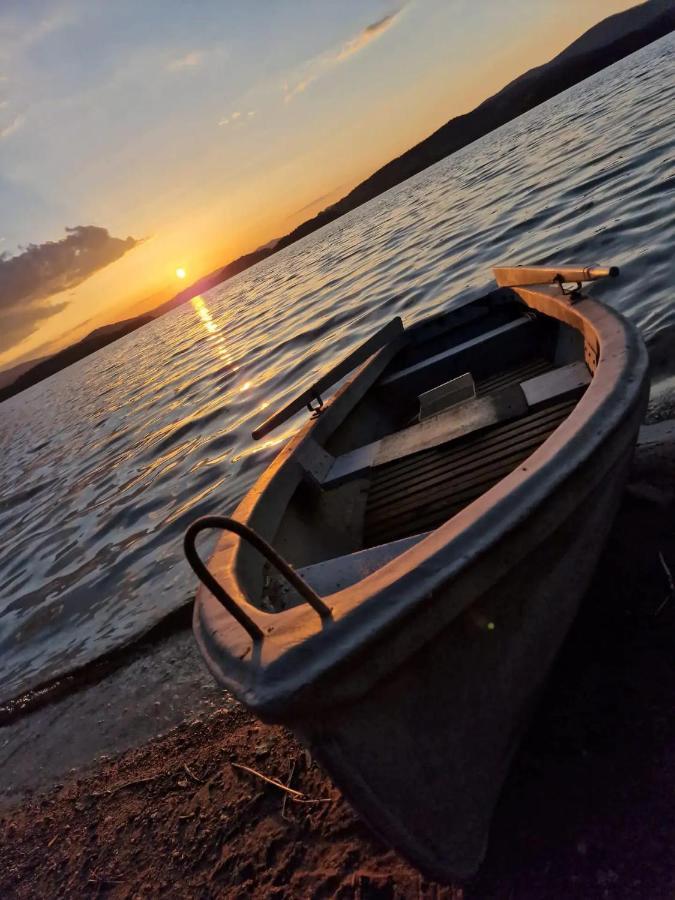 Hobiti Chatka Lipno Černá v Pošumaví Exteriör bild