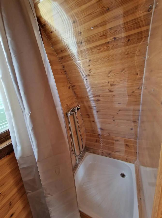 Hobiti Chatka Lipno Černá v Pošumaví Exteriör bild
